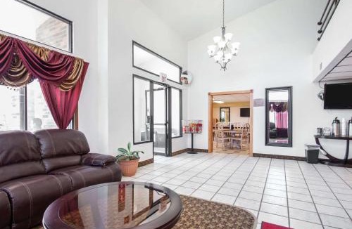 North Kansas City Cabin | Econo Lodge Kansas City Downtown North