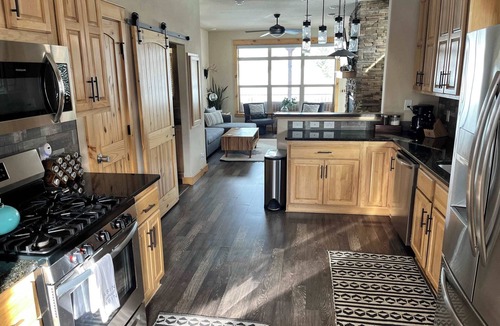 Granby Cabin | Edgewater Cabin on the Fraser River | 3BR Sleeps 7 | Kids Trout Pond & Pool