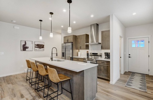 Central Colorado Springs House | El Paso Executive Suites | Pet Friendly NEW BUILD