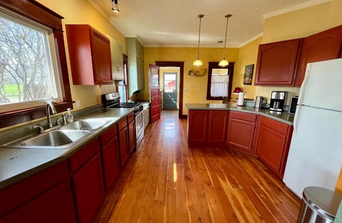 Lazear House | Elderberry Farmhouse at Zenzen Gardens