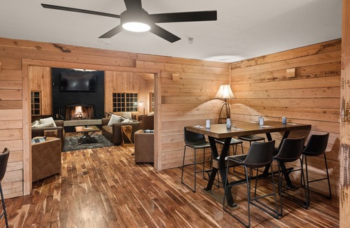 Paonia Cabin | Electric Mountain Lodge: Remodeled/Views/Restaurant/Bar/Events/Snowmobiles | 3