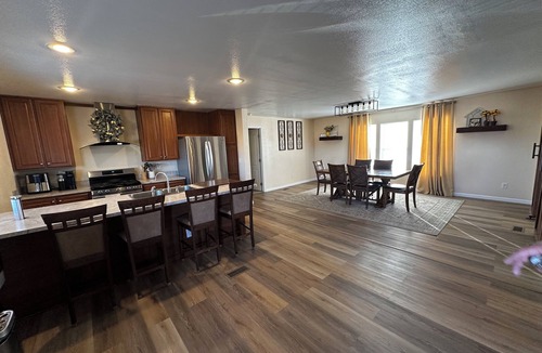 Alamosa House | Elegant Country Home w/4 Bedrooms and Large Patio