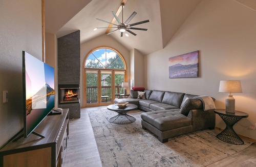 Four O'Clock House | Elk Ridge Imperial Townhome: Spacious, Hot Tub