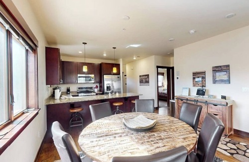 Willow Grove Condo | End-Unit Condo w/Beautiful Blue River & Mountain Views, Free WiFi, & Deck