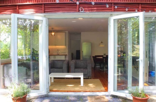 Kleinzerlang House | Enjoy your vacation on a spacious private property right by the water