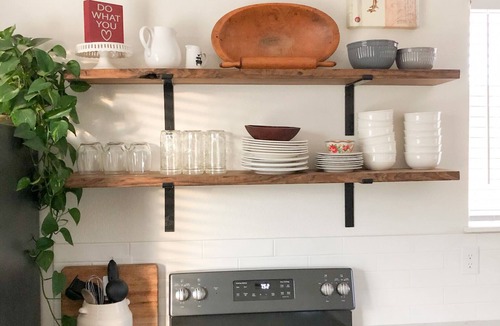 Monument House | Enjoy country living in this charming farmhouse guest cottage