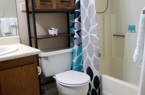 Sable Altura Chambers Condo | Entire Condo - Near UCHealth, DIA- 30+ Days- In-Unit Washer/Dryer!