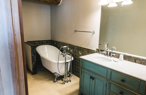 Mancos Cabin | Escape to a 5-star Lodge at the top of a mountain in SW Colorado