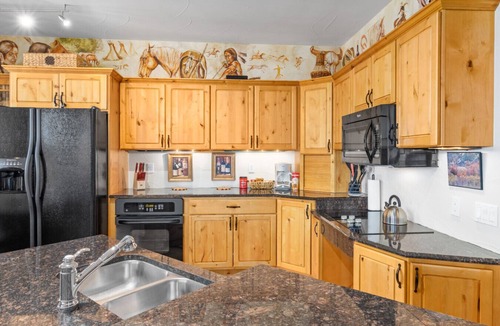 Estes Park House | Estes Park Retreat | 2 Kings | Near RMNP | ADA Friendly