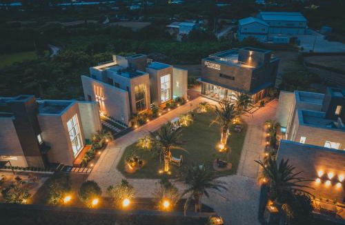 Hamdeok Villa | Eudaimonia Poolvilla Jeju 에다모니아 함덕풀빌라