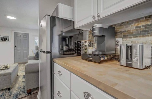 Central Colorado Springs House | Euro Villa! Walkable Location w/Scenic Views