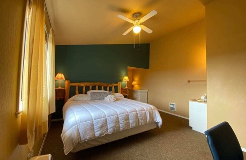 Lewis Cabin | Events, Retreats, Family Gatherings, Destination Wedding Site and more!
