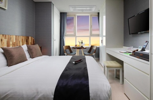 Sinchon-dong Apartment | Ever 8 Family Hotel