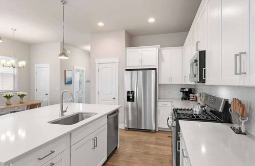 Northfield Condo | Executive 3BR/DIA + Medical Hub/Central Park