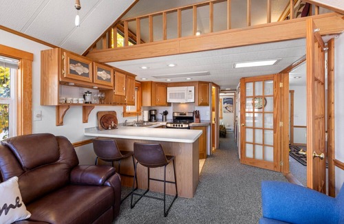 Breckenridge Ski Chalet | Executive Chalet backs to the Swan River on Shuttle Route