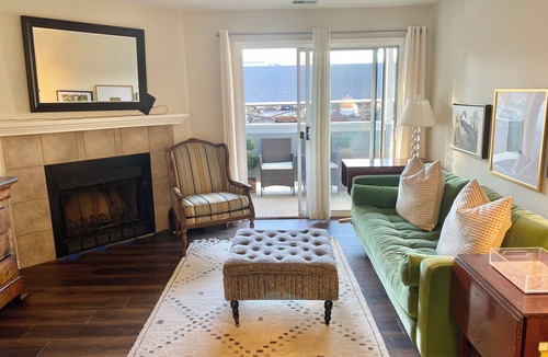 Gunbarrel Condo | Executive Furnished Rental on Gunbarrel Commons Park- 1Br/2Bath Condo