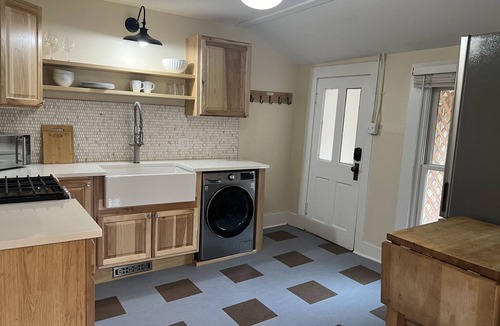 Lower Arapahoe Apartment | Executive monthly rental. Newly remodeled Victorian gem on West Pearl Street.