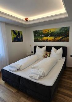 Stuttgart Apartment | Exotic Tropical Palace - ComfyHome Apartments Stuttgart