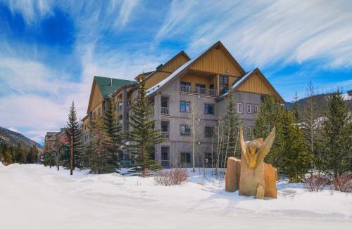 River Run Resort | Expedition Station Condos by Vail Resorts