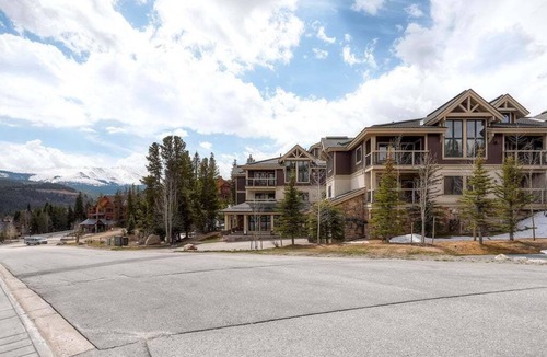 Four O'Clock Condo | Experience cozy mountain living at Tyra Riverbend 111 - Shared Amenities!
