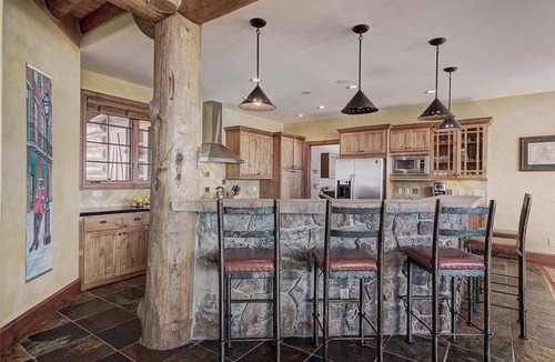 Breckenridge House | Experience luxury at Ten Mile Estate, stunning mountain views and private hot tub!