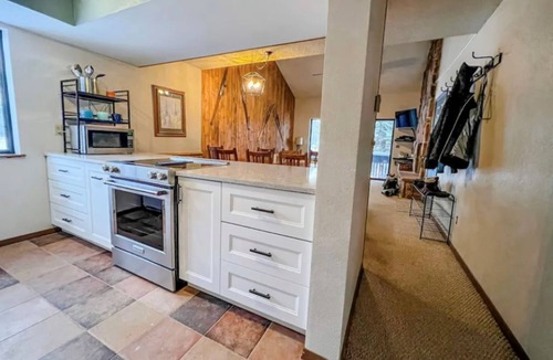 Fraser Condo | Fabulous family condo in beautiful Fraser with a clubhouse!