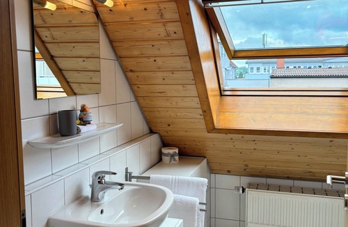 Boeblingen Apartment | Fabulous studio apartment, Walk to Lakes, Transit & Authentic German Restaurant