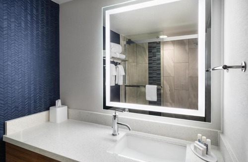 Keewayden Hotel | Fairfield Inn & Suites Boulder