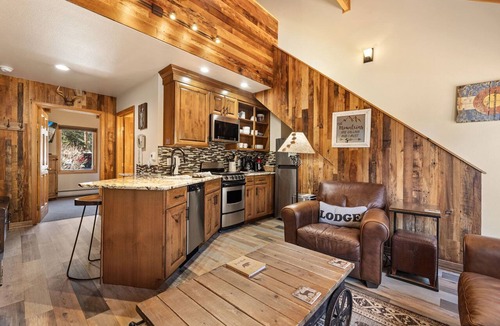 Fall River Estates Condo | Fall River Suite Fireplace Close to RMNP