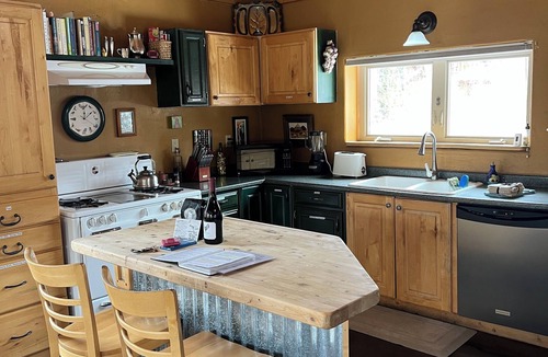 Frisco House | Family & Dog Friendly 'Eco-Home'.