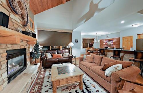 Keystone House | Family Friendly 3 Bedroom Vacation Rental In West Keystone Resort Along The Snake River With Pool And Hot Tub