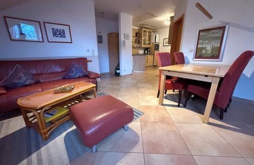 Alt Gaarz Villa | Family-friendly comfort apartment, 100m to the Baltic Sea beach, beautiful lagoon view