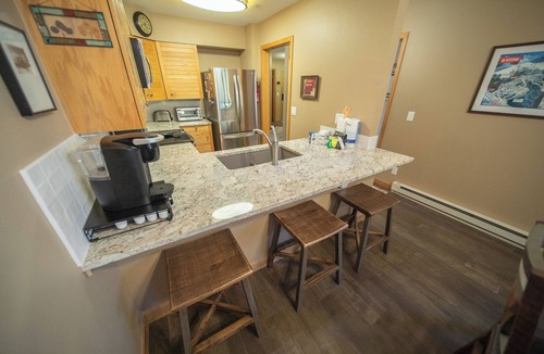 Mountain House Condo | Family-Friendly Escape | Balcony & Bike Path