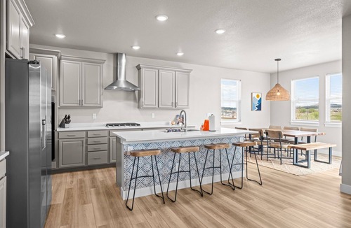 Monument House | Family Fun Retreat-Air Force-Hot Tub, Game Room