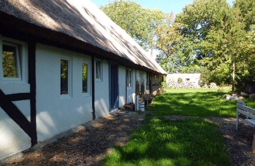 Dranske House | Family holidays in a thatched monument on a spacious garden plot