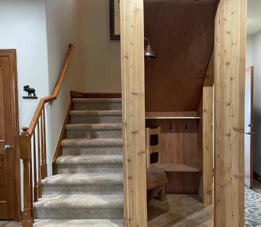 The Highlands House | Family Hot Tub MountainScape Chalet Paradise