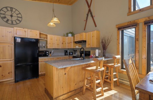 Fraser House | Family & pet friendly 3 bedroom rental w/private hot tub