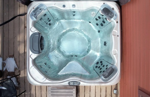 Fraser House | Family & pet friendly 3 bedroom rental w/private hot tub