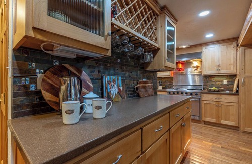 Marvel Cabin | Family Retreat Wood Cabin on 20 acres w/Hot Tub, Stargazing, Telescope, & Games