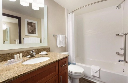 Broomfield House | Feel at home in our hotel in Broomfield, CO