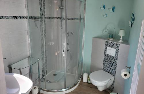 Steinbergkirche Apartment | Ferienwohnung Ebsen