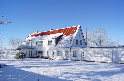 Bergen auf Ruegen Apartment | Ferienwohnung Kastanienblick