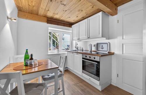 Maasholm Apartment | Ferienwohnung mit Eigenem Eingang und Terrasse im Historischen Fischerhaus