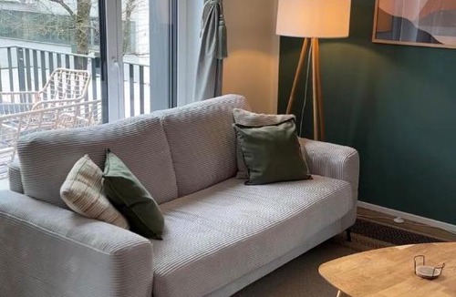 Erlangen Apartment | Ferienwohnung-Parkplatz-Balkon-Küche-SmartTV-Waschtrockner