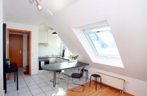 Schnetzenhausen Apartment | Ferienwohnung Paula in Friedrichshafen