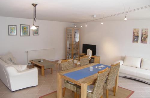 Stettfeld Apartment | Ferienwohnung Stettfeld