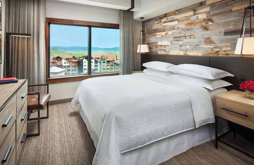 Steamboat Springs Hotel | 𝐅𝐢𝐧𝐝𝐢𝐧𝐠 𝐌𝐞𝐢𝐥𝐢 Ski-In/Out Steamboat Resort. Amenities Included. 3BR