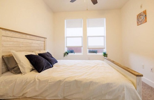 Ballpark Apartment | Finn's Manor - Downtown Denver