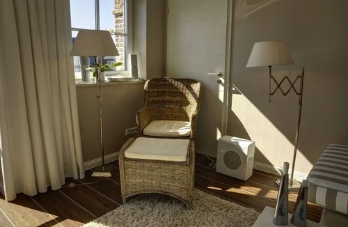 Lemkenhafen Apartment | Flat 4 with balcony and view of the marina