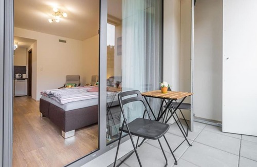 Kosire Apartment | Flat with Bathtub & Balcony, only 12min Centrum, 200Mb WIFI